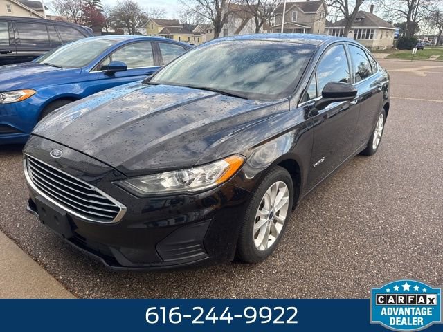Used 2019 Ford Fusion SE image 2