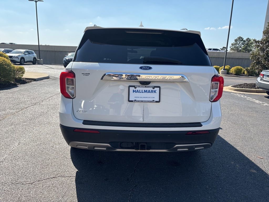 Used 2022 Ford Explorer XLT w/ Equipment Group 202A image 6