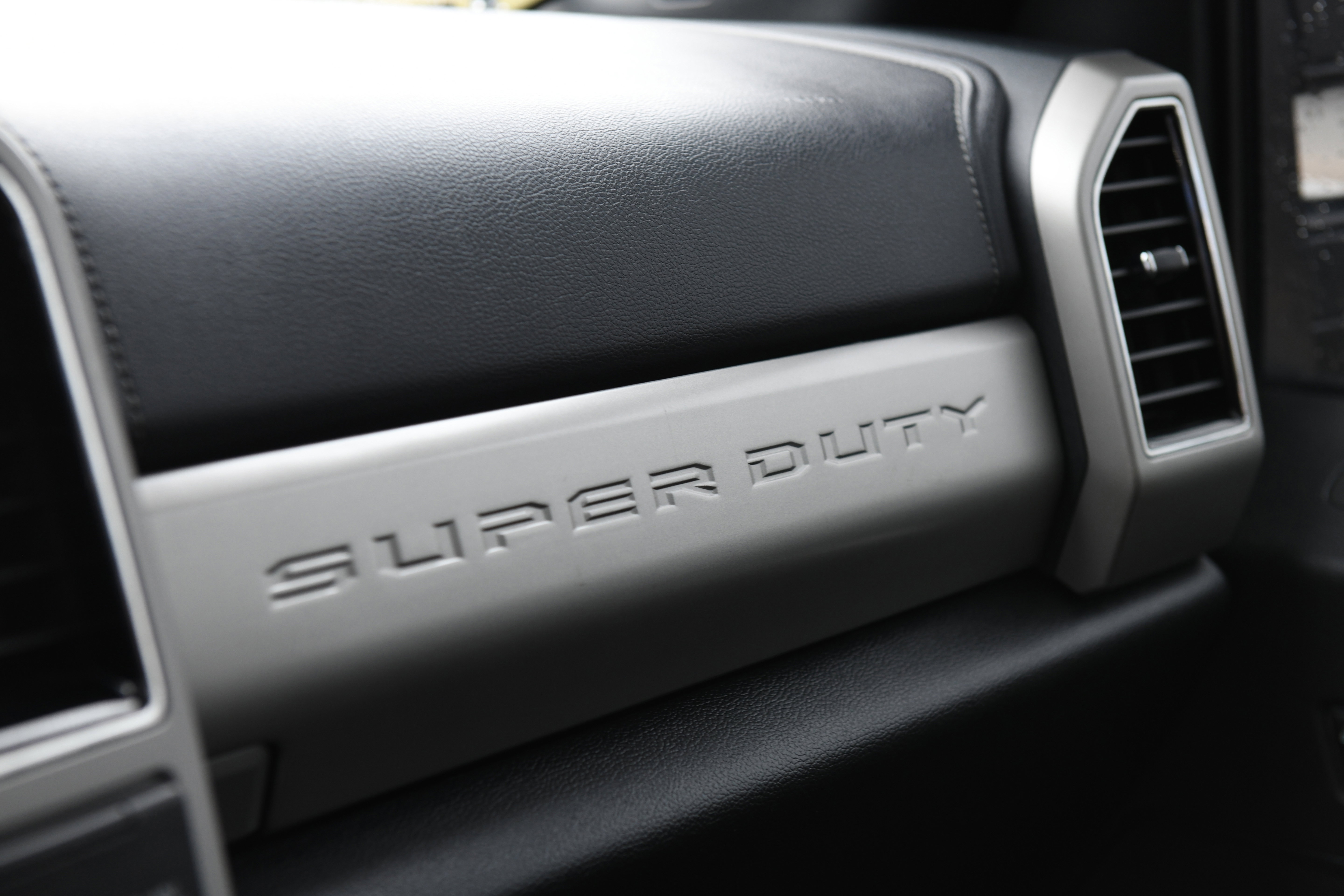 Used 2022 Ford F250 Lariat w/ Black Appearance Package image 37