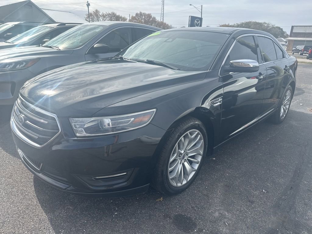 Used 2017 Ford Taurus Limited FWD image 4