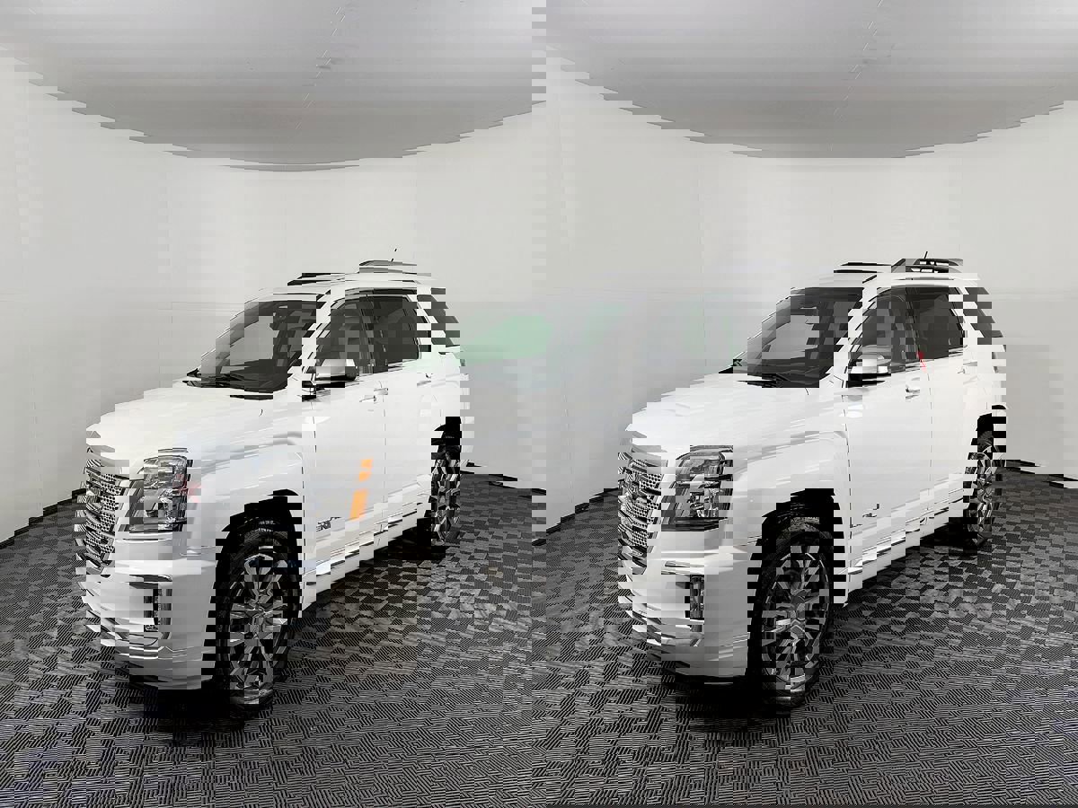 Used 2017 GMC Terrain Denali image 2