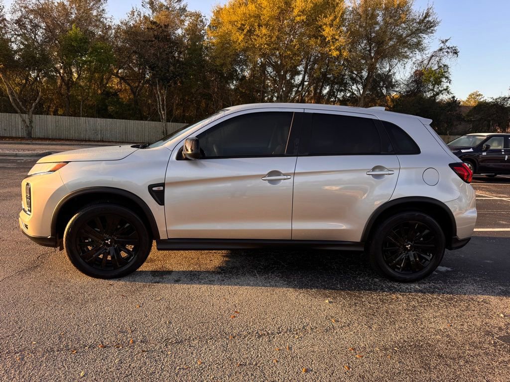 Used 2025 Mitsubishi Outlander Sport LE image 4
