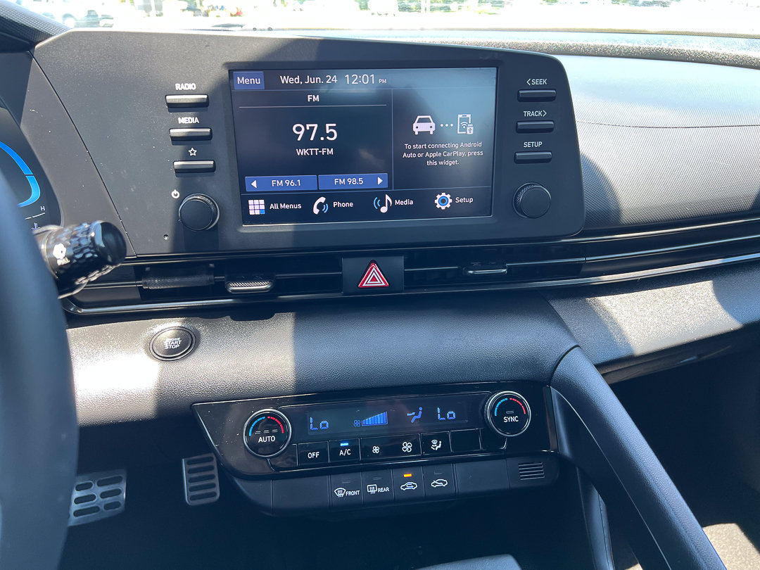 Used 2025 Hyundai Elantra Sport FWD image 15