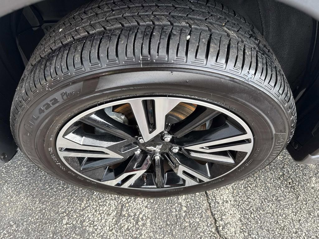 Used 2025 Mitsubishi Eclipse Cross SEL image 10