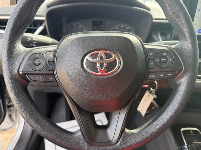 Used 2025 Toyota Corolla LE FWD image 12