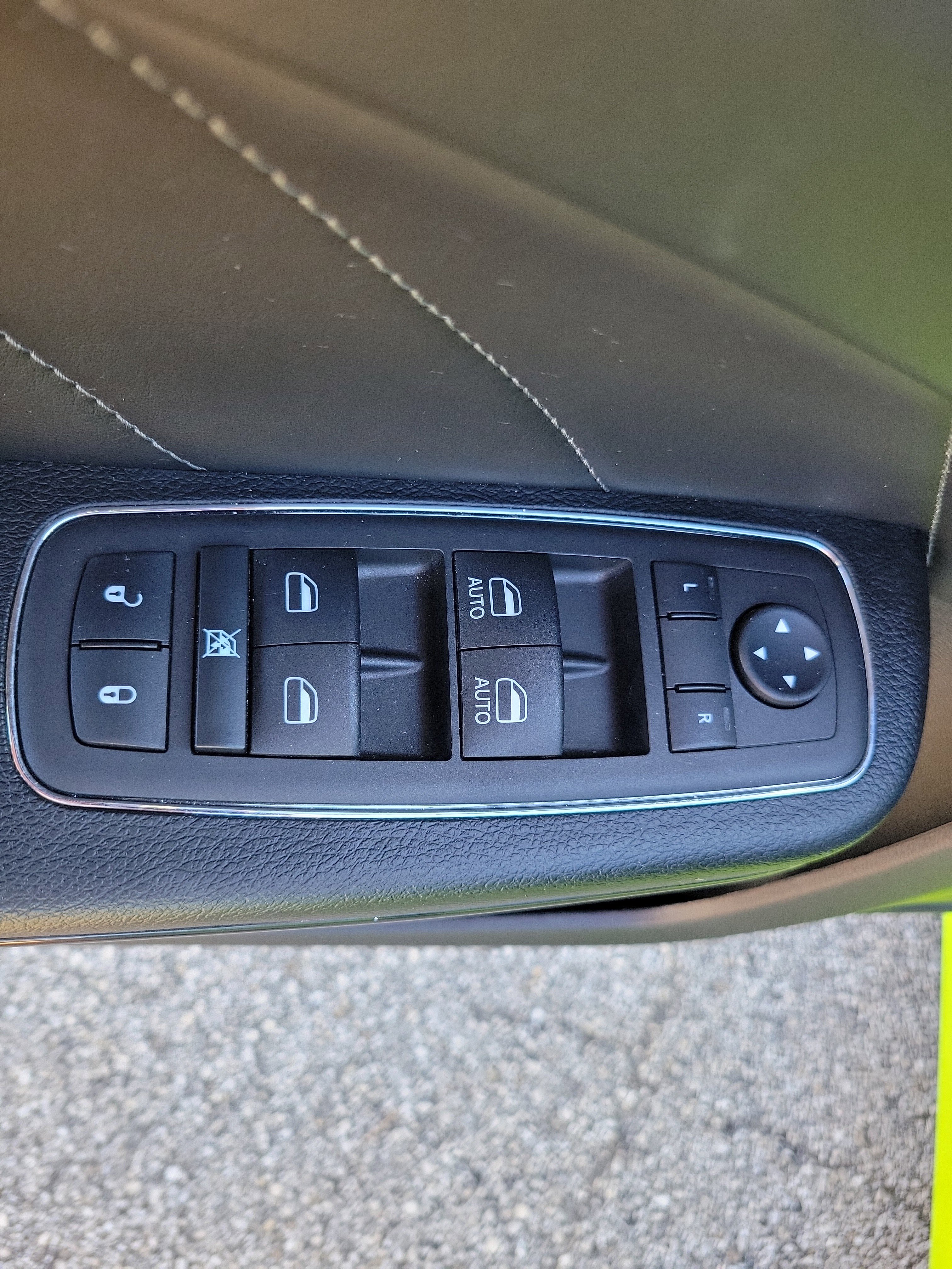 Used 2023 Dodge Charger R/T w/ Plus Group image 15