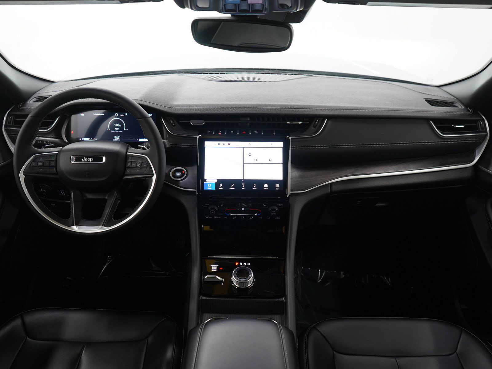 Used 2024 Jeep Grand Cherokee Limited image 13