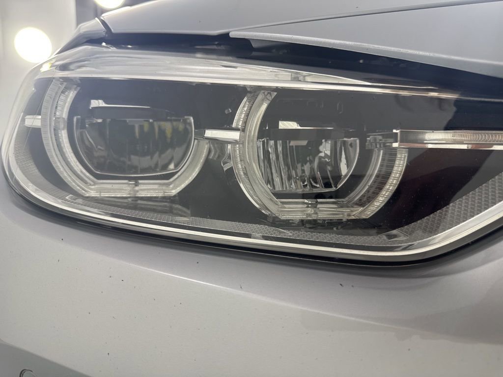 Used 2017 BMW 330i xDrive Sedan image 9