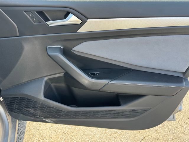 Used 2025 Volkswagen Jetta SE image 13