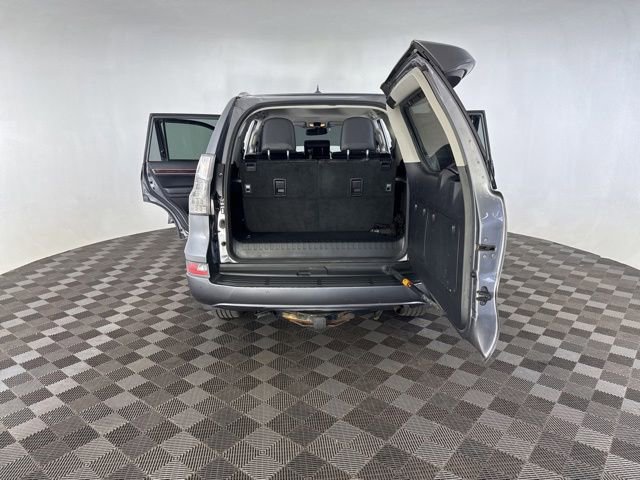 Used 2015 Lexus GX 460 w/ Premium Package AWD/4WD image 16