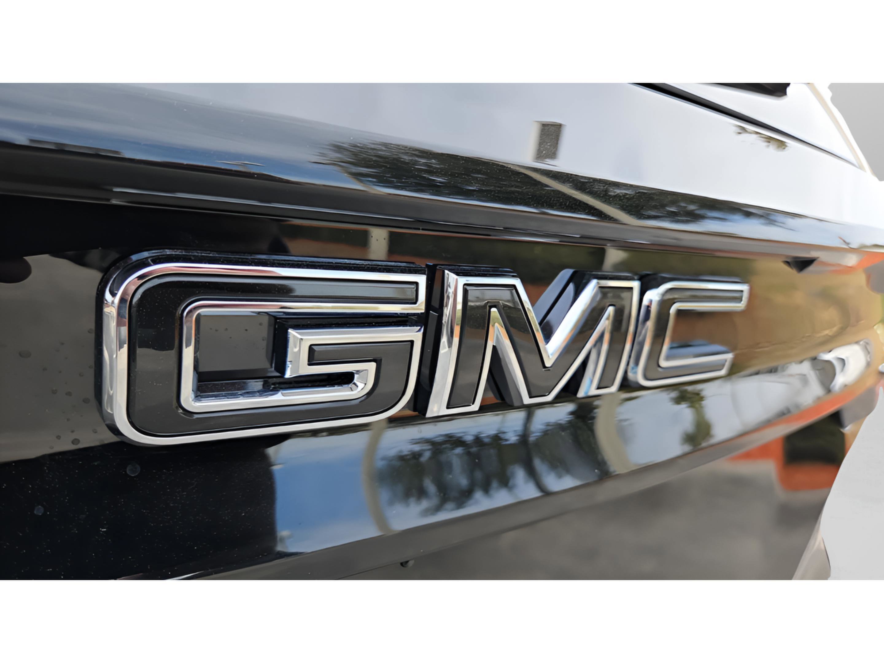 New 2026 GMC Acadia Elevation w/ Black Edition FWD image 16