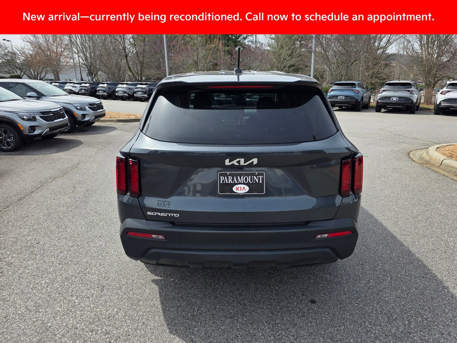 Used 2023 Kia Sorento LX image 4