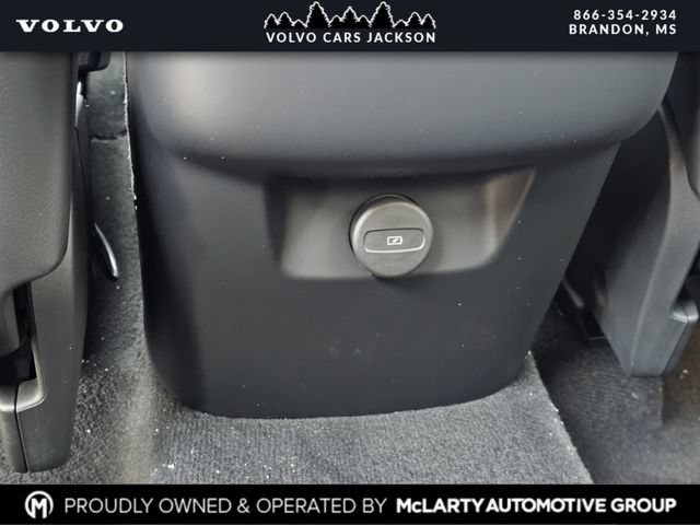 New 2026 Volvo XC90 B6 Plus w/ Protection Package Premier AWD/4WD image 16