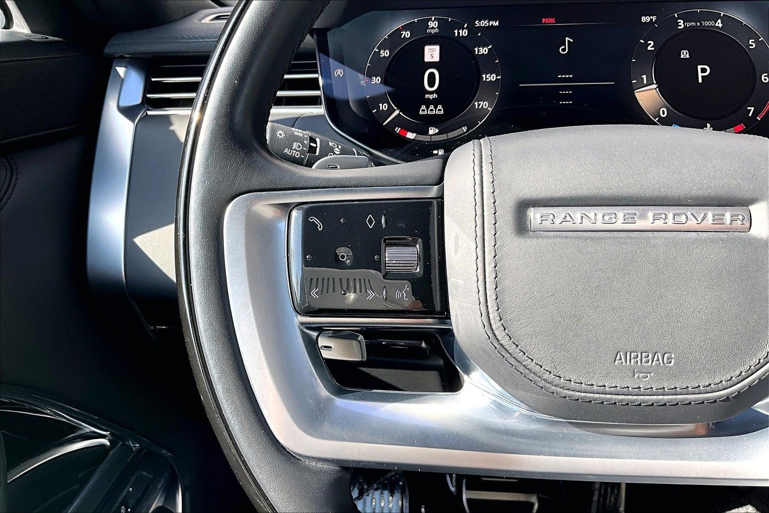 Used 2023 Land Rover Range Rover SE AWD/4WD image 17