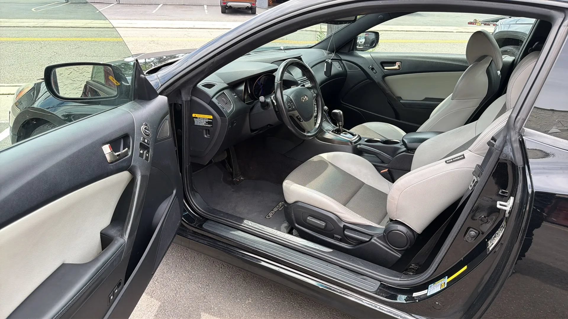 Used 2013 Hyundai Genesis 2.0T RWD image 23