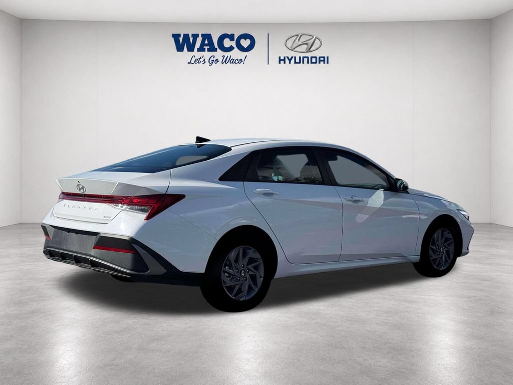 Used 2026 Hyundai Elantra Hybrid FWD image 10