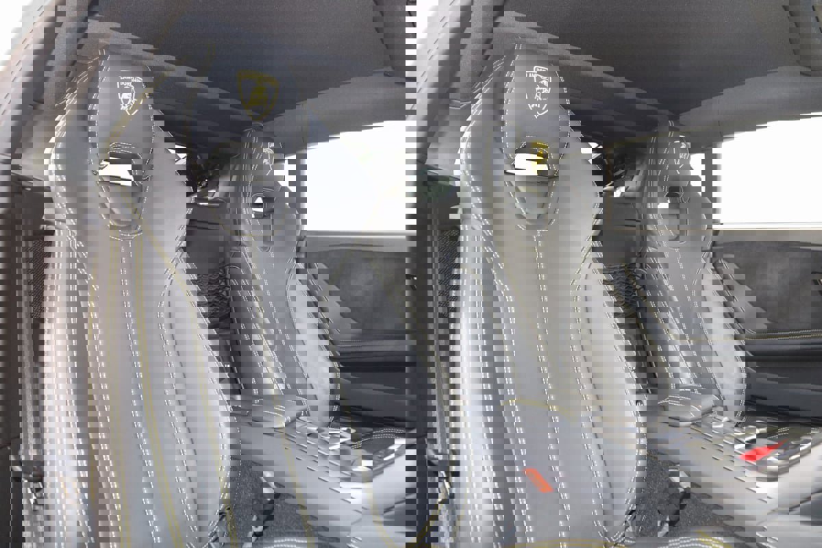 Used 2022 Lamborghini Huracan EVO image 14