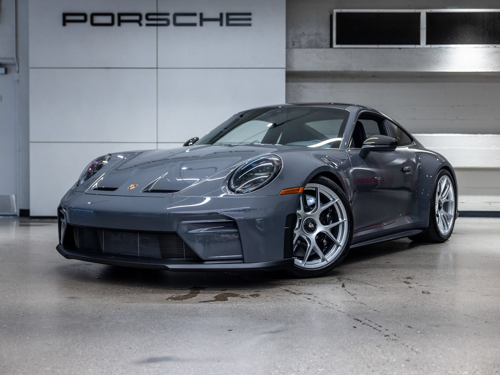Certified 2025 Porsche 911 GT3 RWD image 1