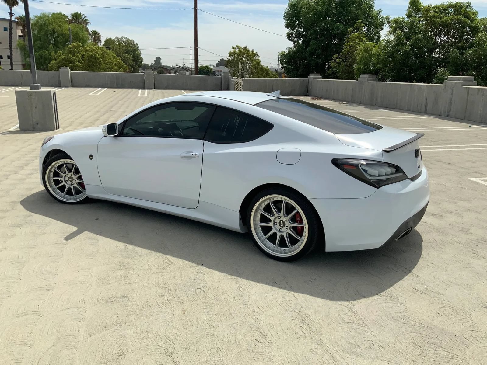 Used 2016 Hyundai Genesis Coupe 3.8 RWD image 6