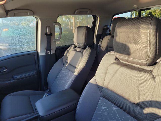 Used 2025 Nissan Frontier SV w/ SV Convenience Package RWD image 17