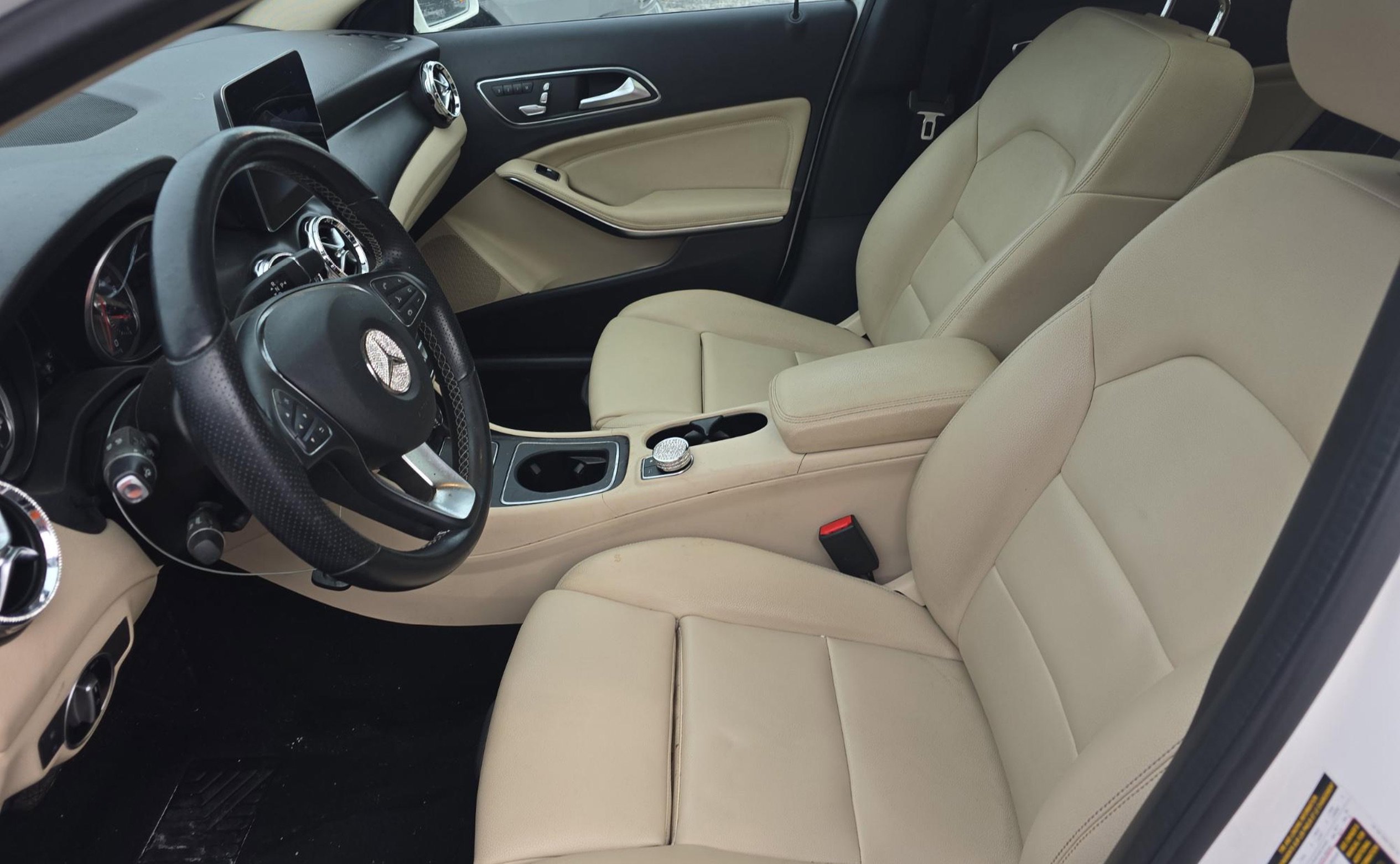 Used 2020 Mercedes-Benz GLA 250 4MATIC w/ Convenience Package image 5