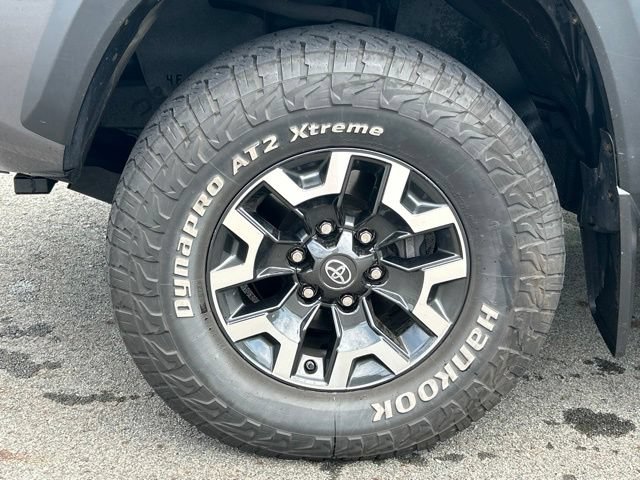 Used 2020 Toyota Tacoma TRD Off-Road w/ TRD Premium Off Road Package AWD/4WD image 16