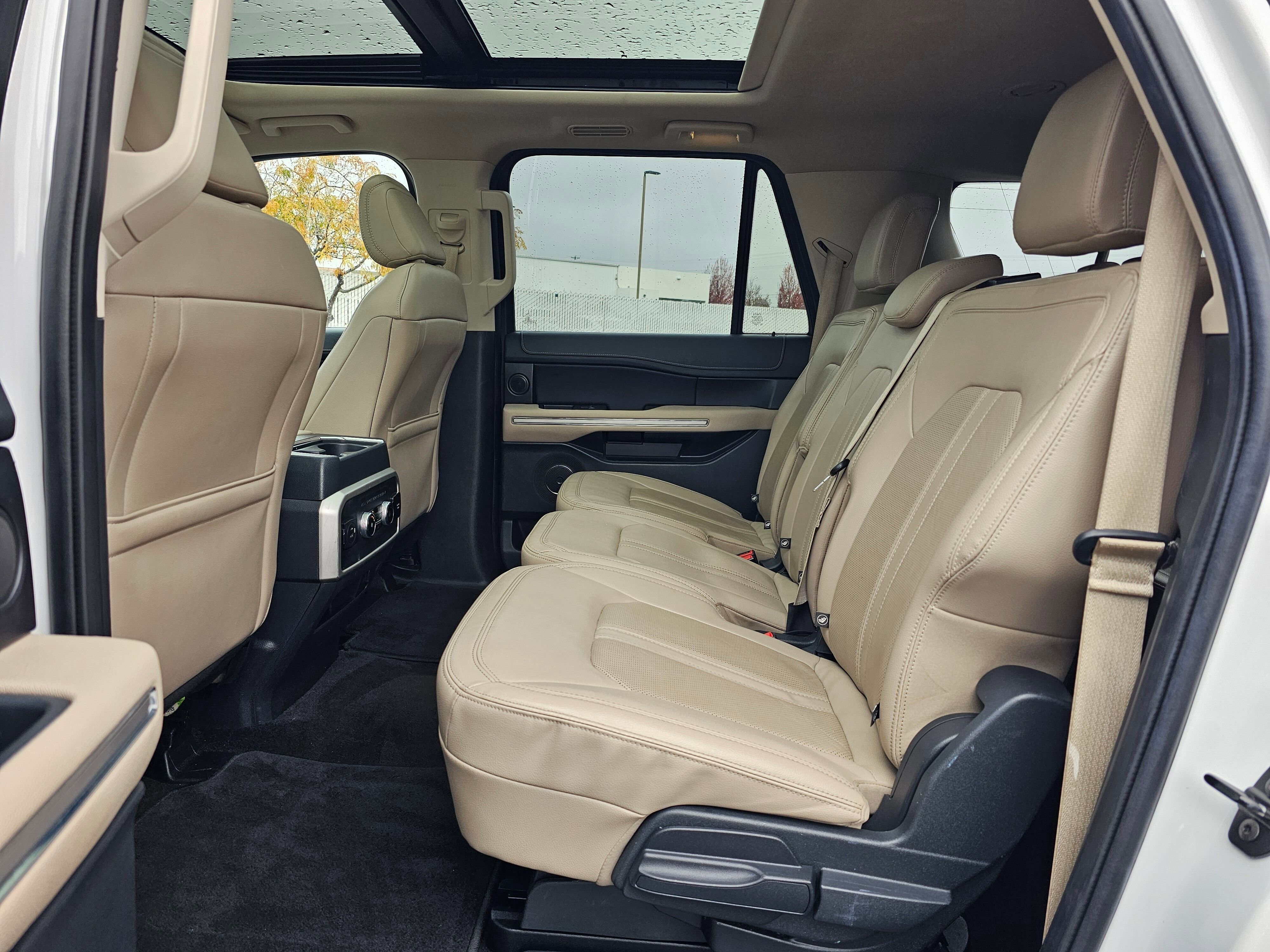 Used 2023 Ford Expedition Max Limited image 13
