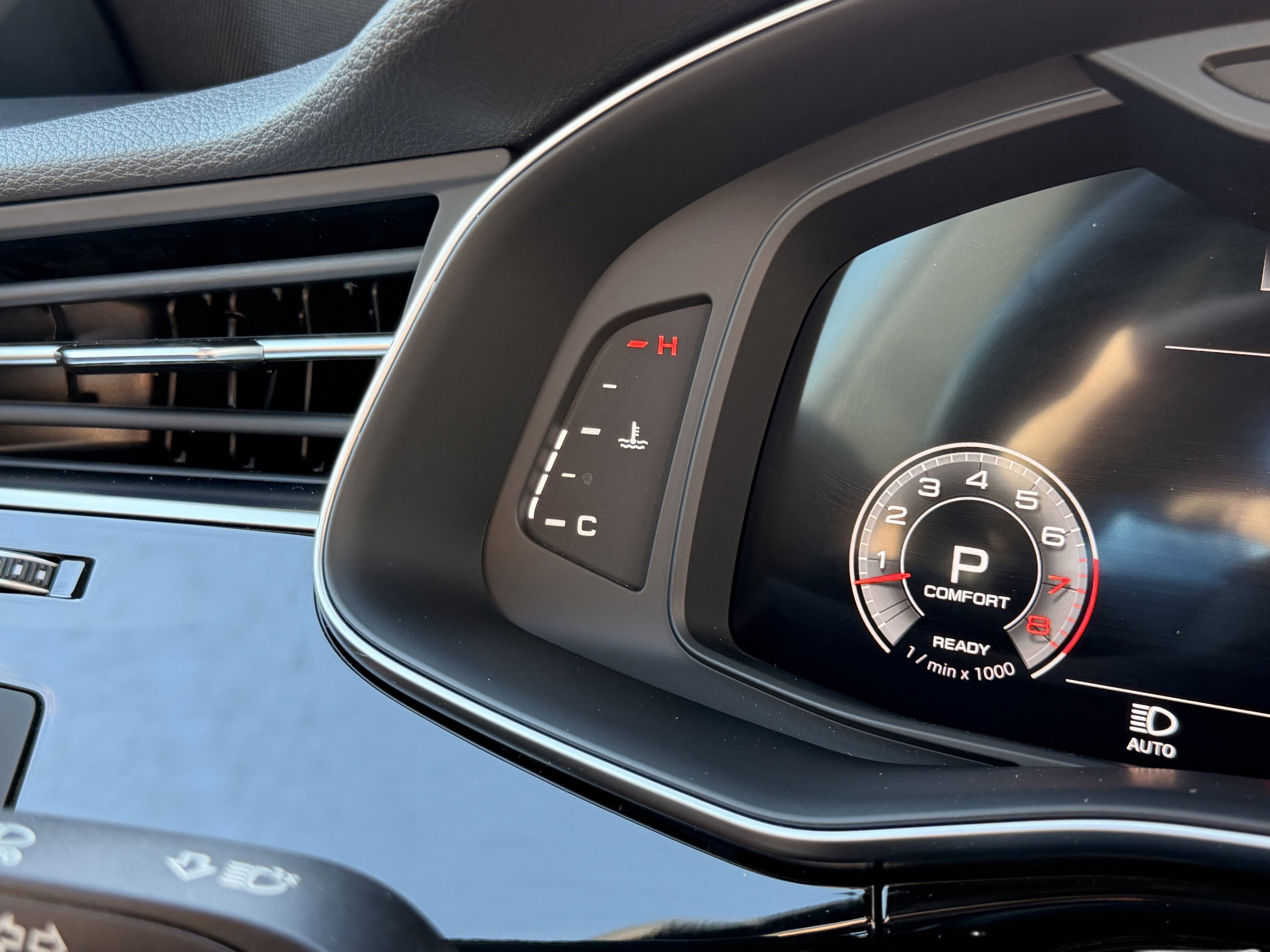 Used 2023 Audi Q8 Premium w/ Convenience Package image 59