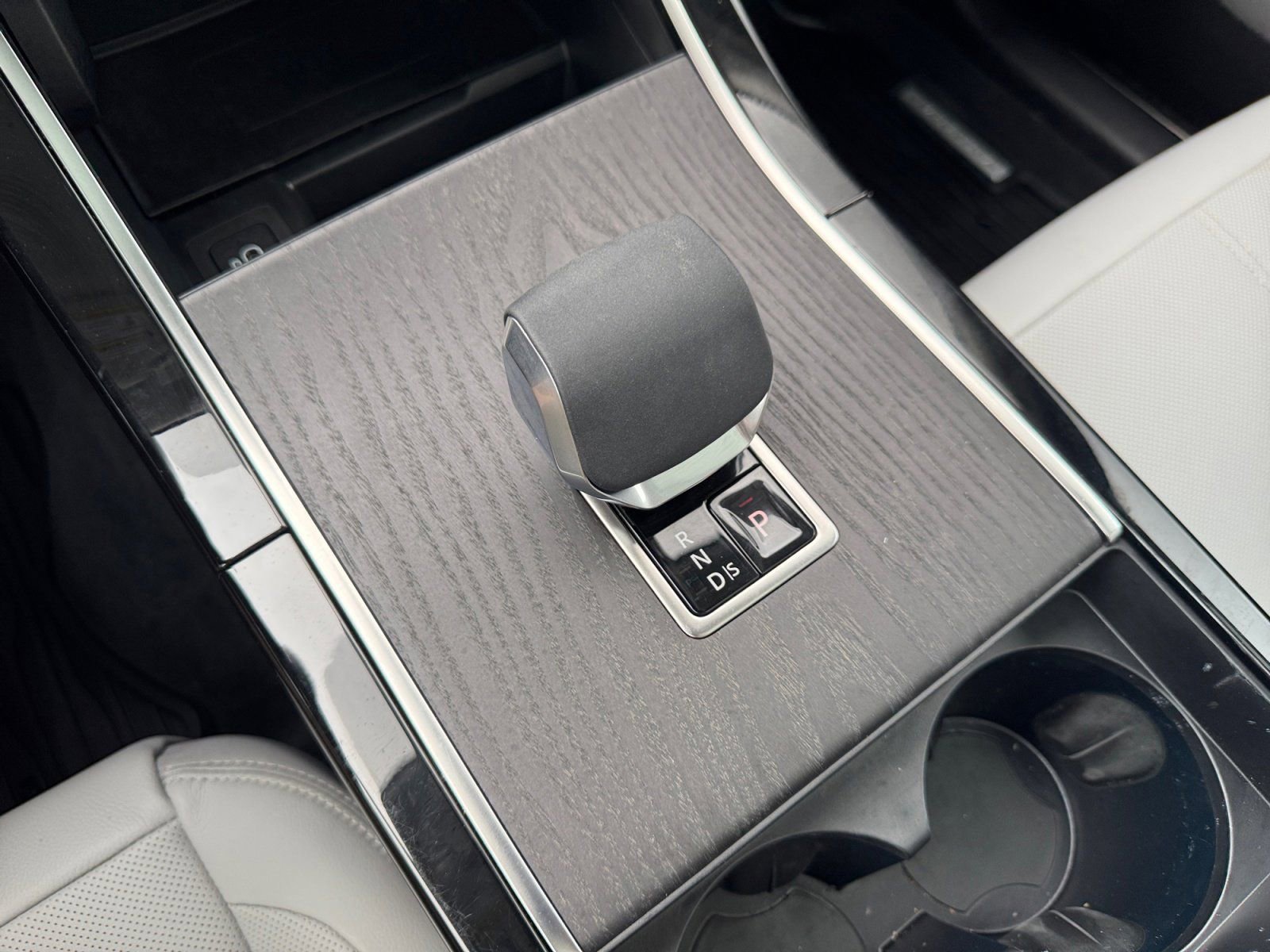 Used 2025 Land Rover Range Rover Velar S image 22