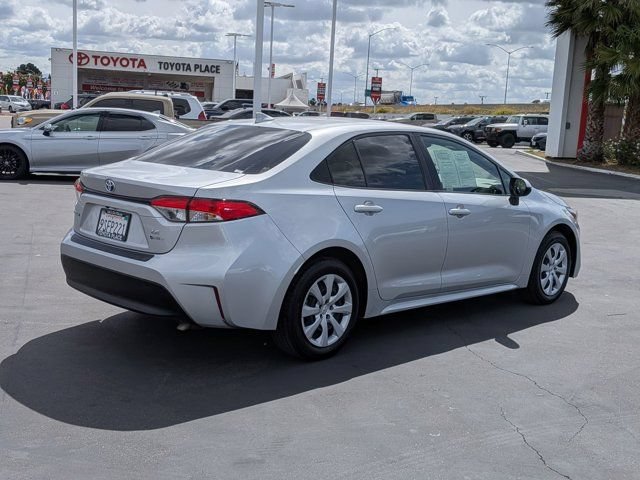 Used 2025 Toyota Corolla LE FWD image 8