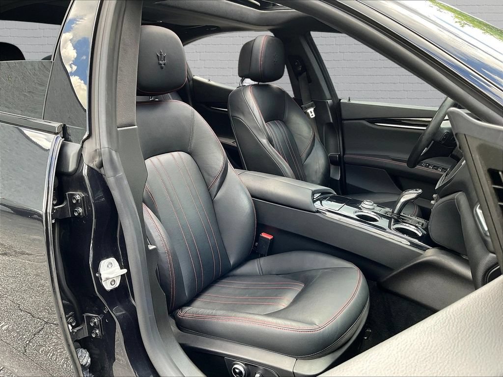 Used 2021 Maserati Ghibli S RWD image 25