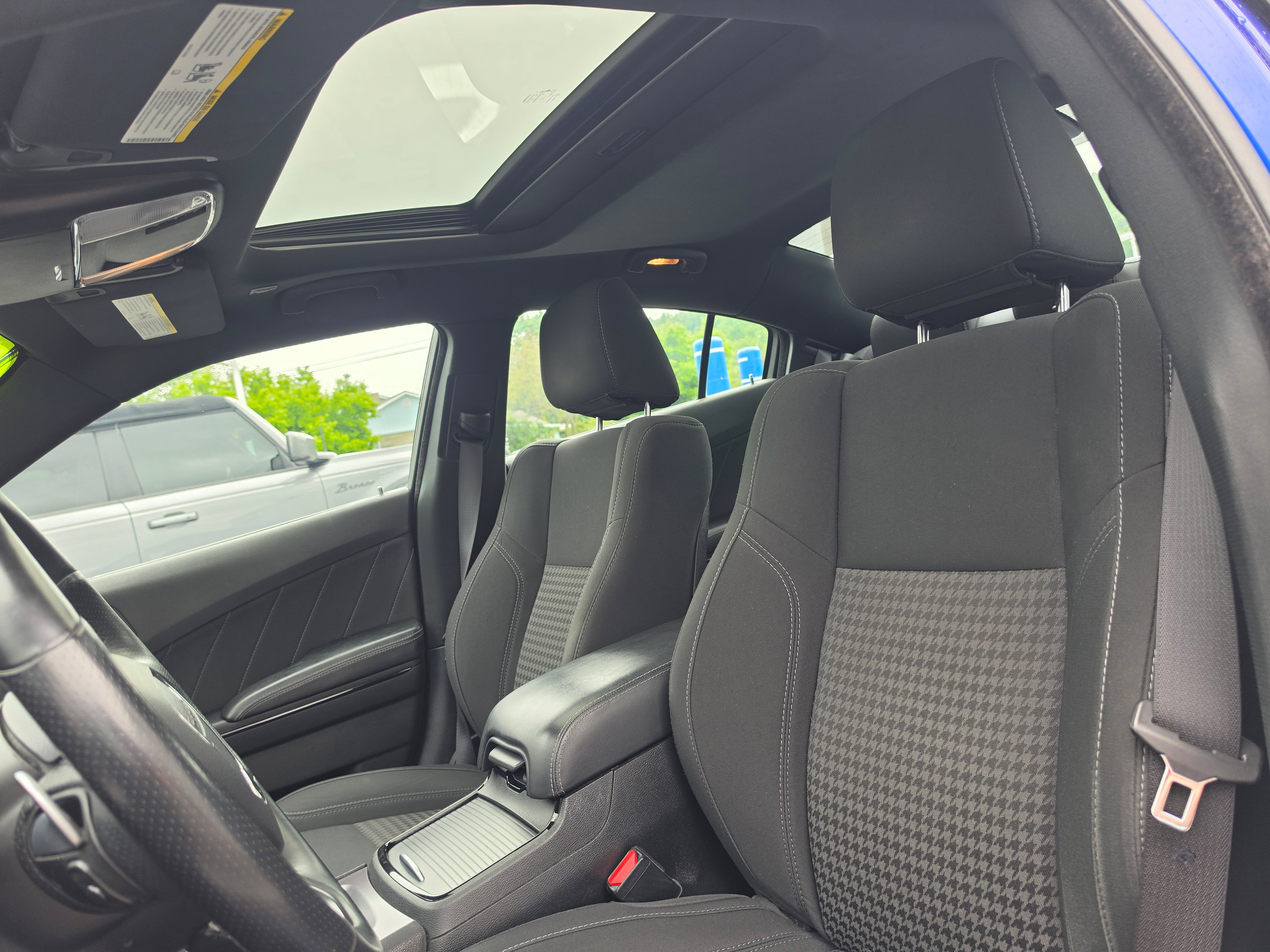 Used 2019 Dodge Charger SXT w/ Blacktop Package AWD/4WD image 11