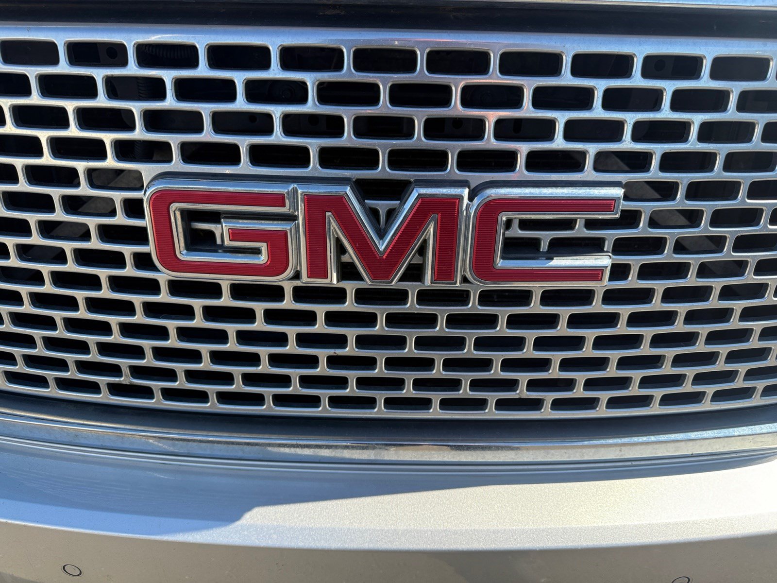 Used 2015 GMC Yukon Denali w/ Premium Package AWD/4WD image 22