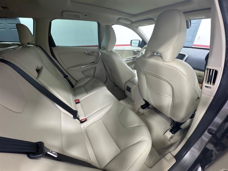 Used 2016 Volvo XC60 T5 Premier FWD image 17