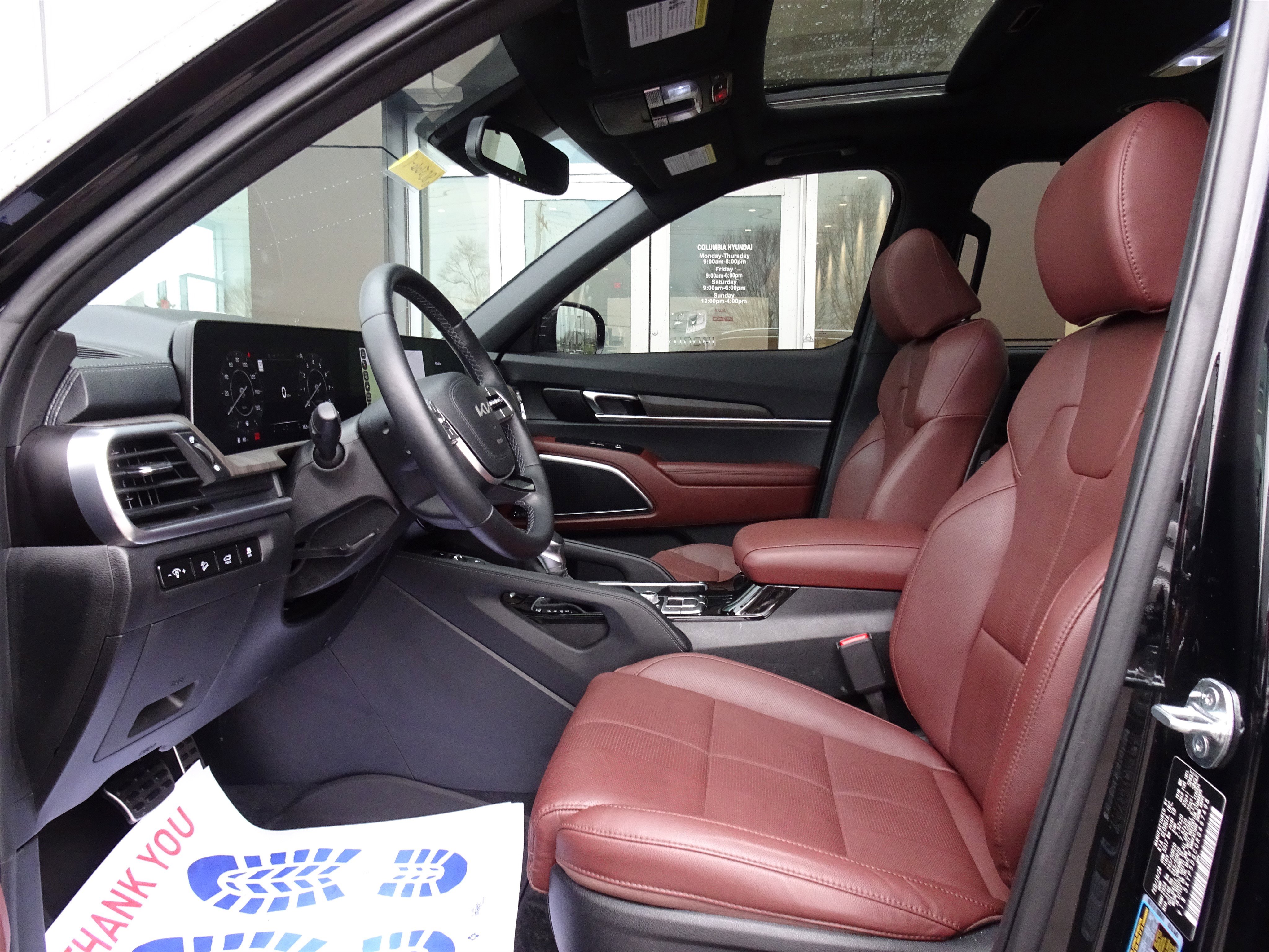 Used 2024 Kia Telluride SX w/ Towing Package image 8