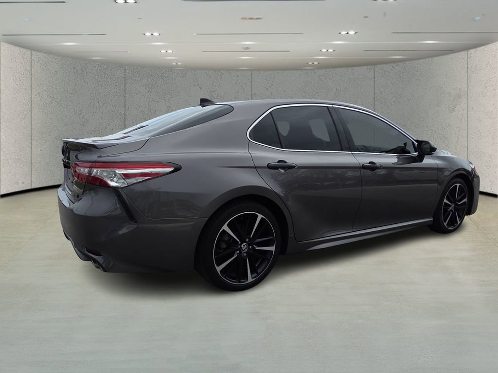 Used 2020 Toyota Camry XSE FWD image 3