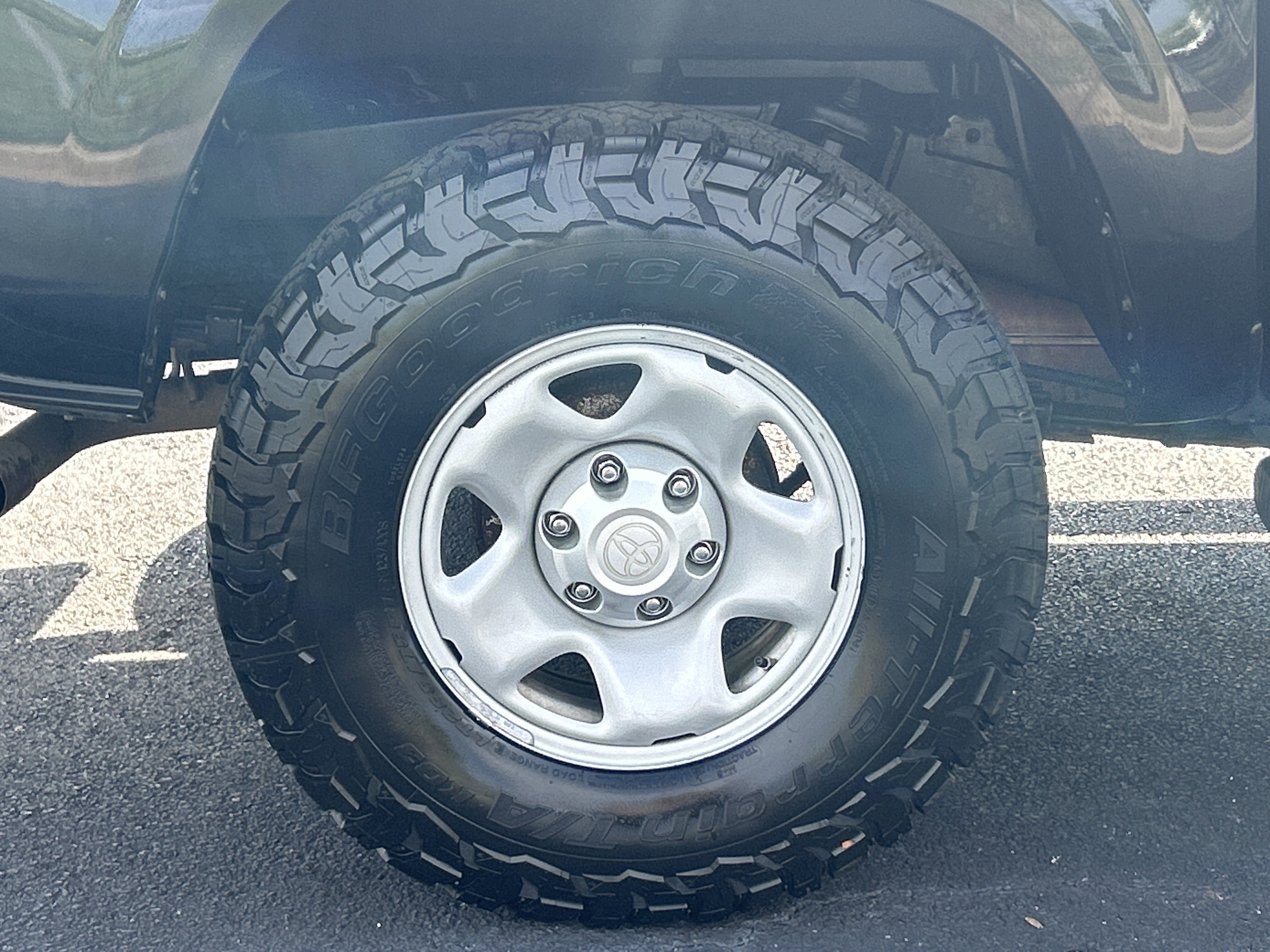 Used 2020 Toyota Tacoma SR image 34