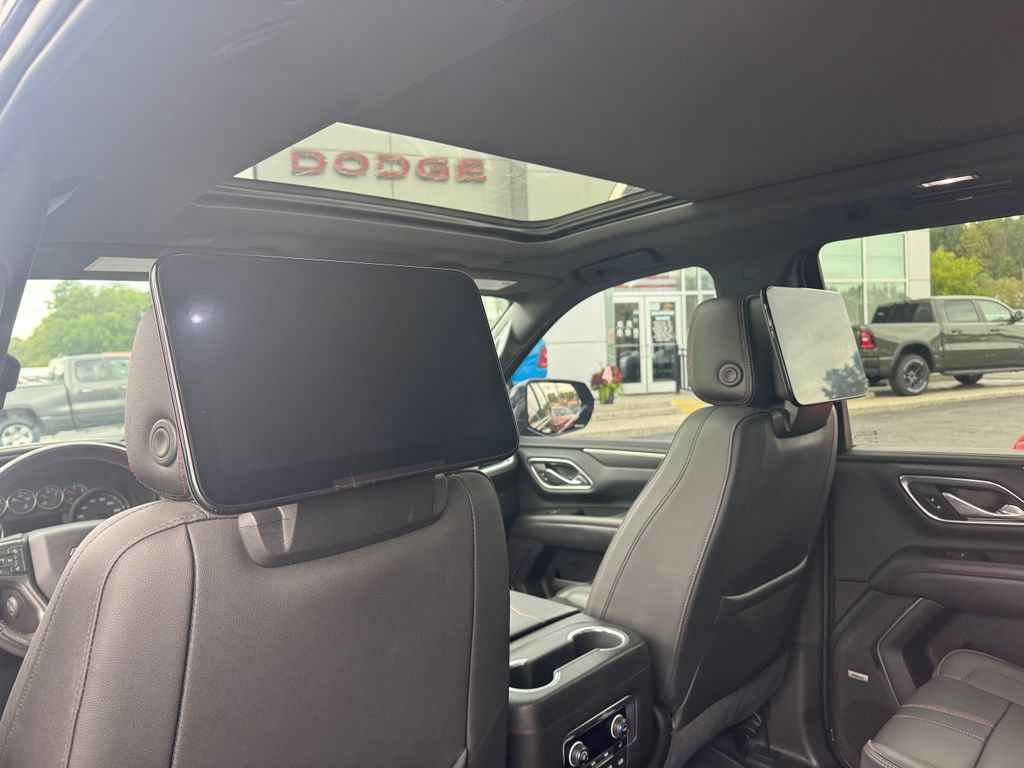 Used 2021 Chevrolet Tahoe RST w/ Luxury Package AWD/4WD image 7