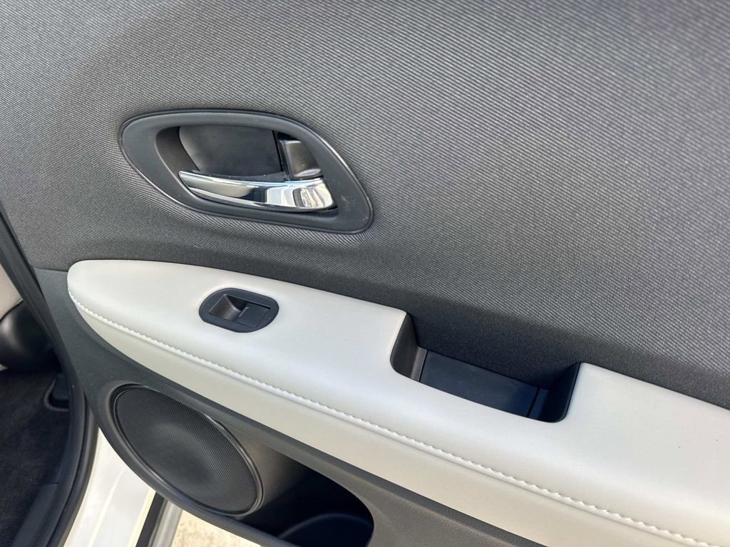 Used 2021 Honda HR-V LX image 21