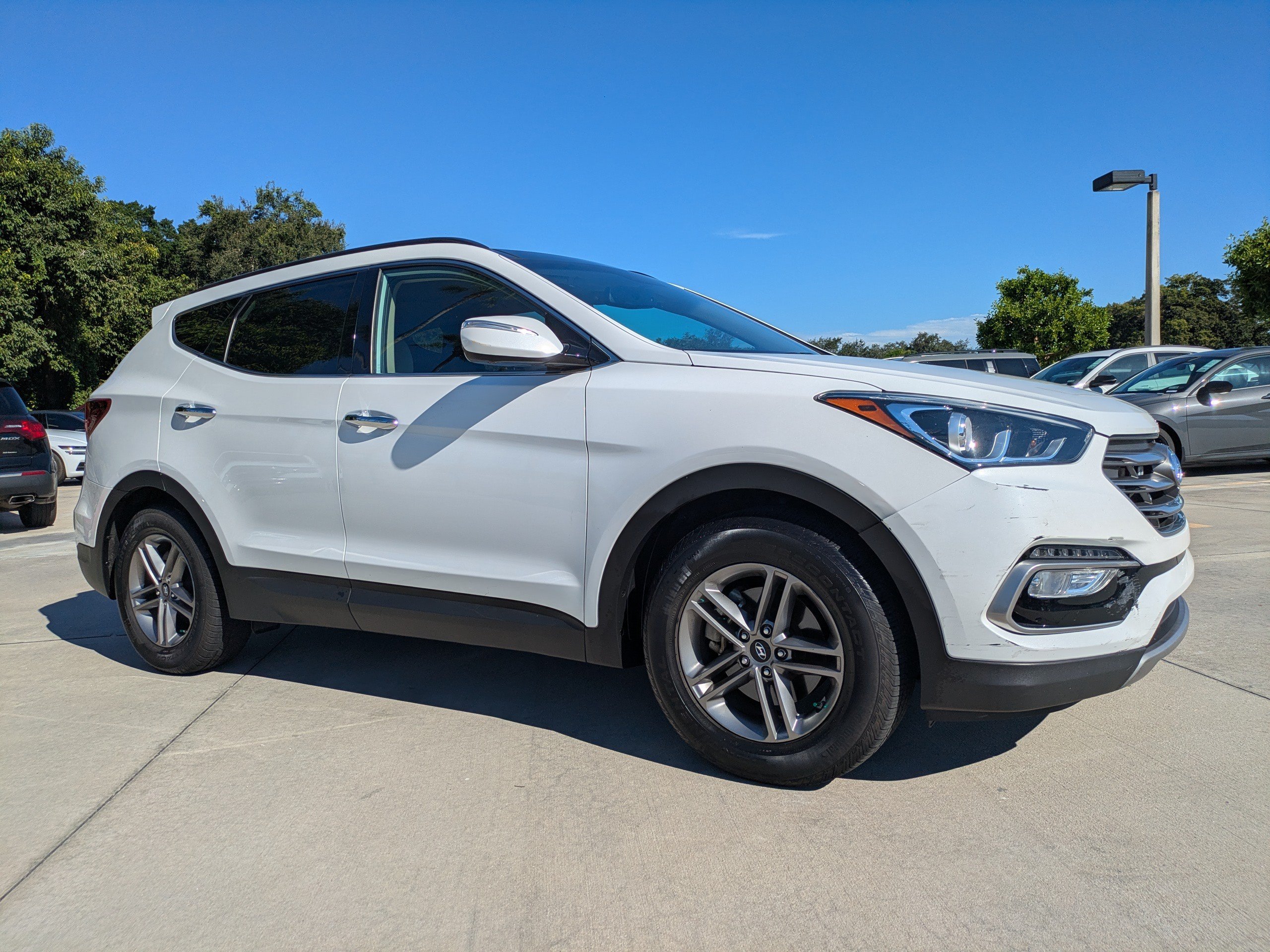 Used 2017 Hyundai Santa Fe Sport w/ 2.4L Tech Package 04 FWD image 1