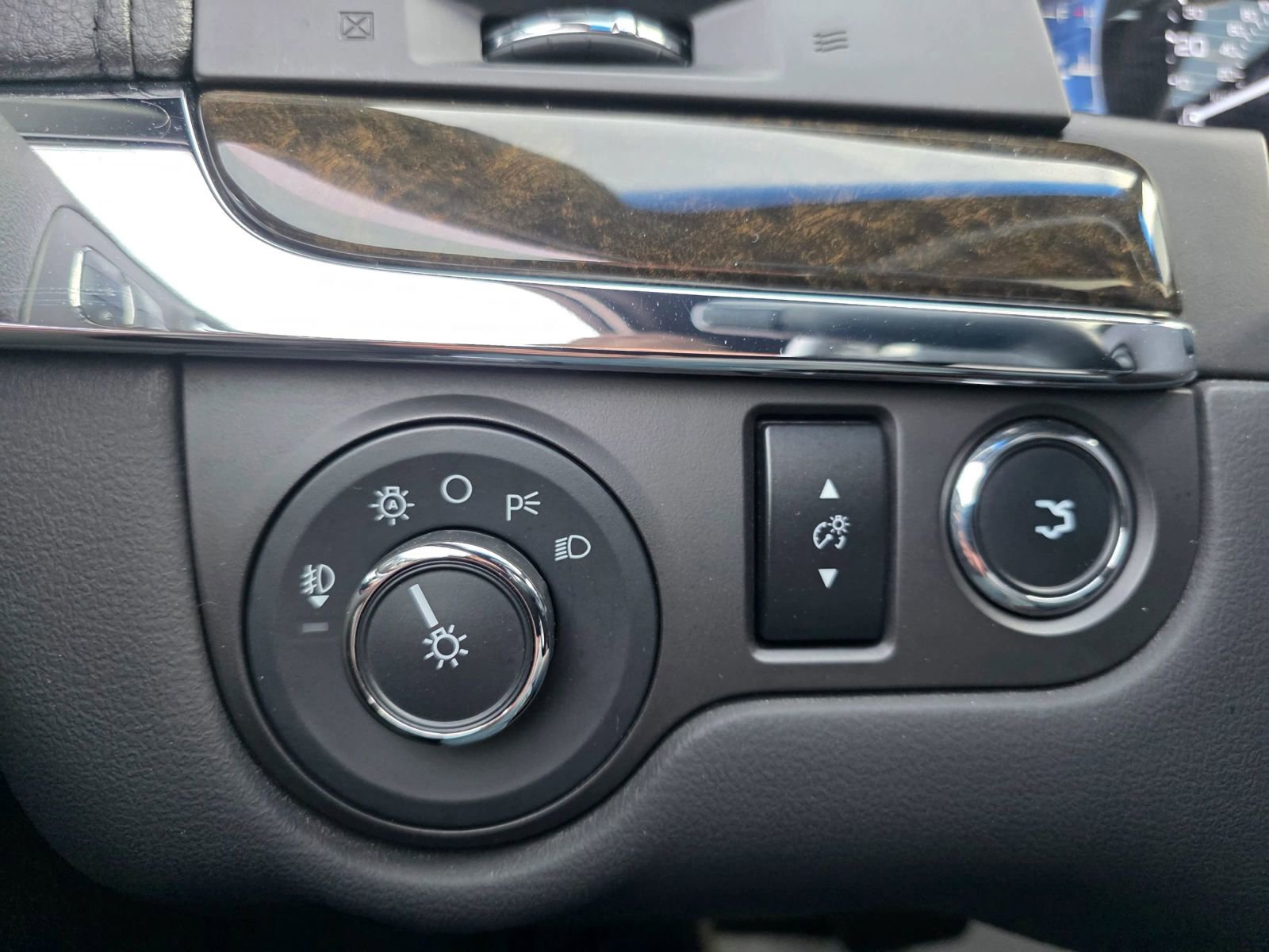 Used 2014 Lincoln MKS AWD w/ Equipment Group 201A image 12