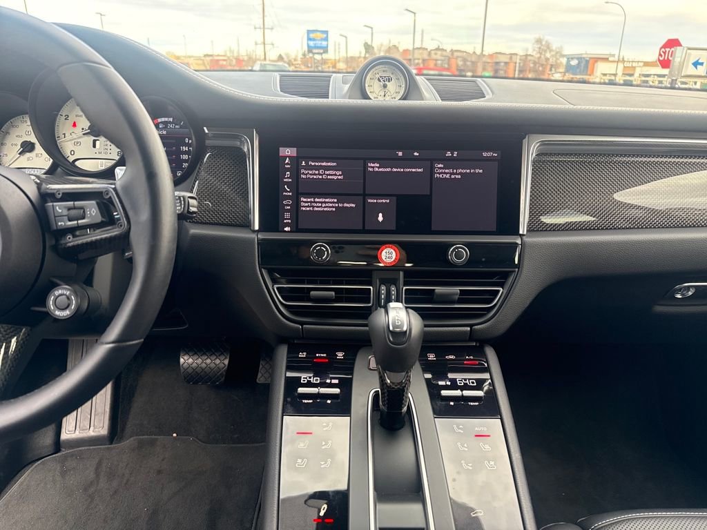 Used 2025 Porsche Macan GTS image 17
