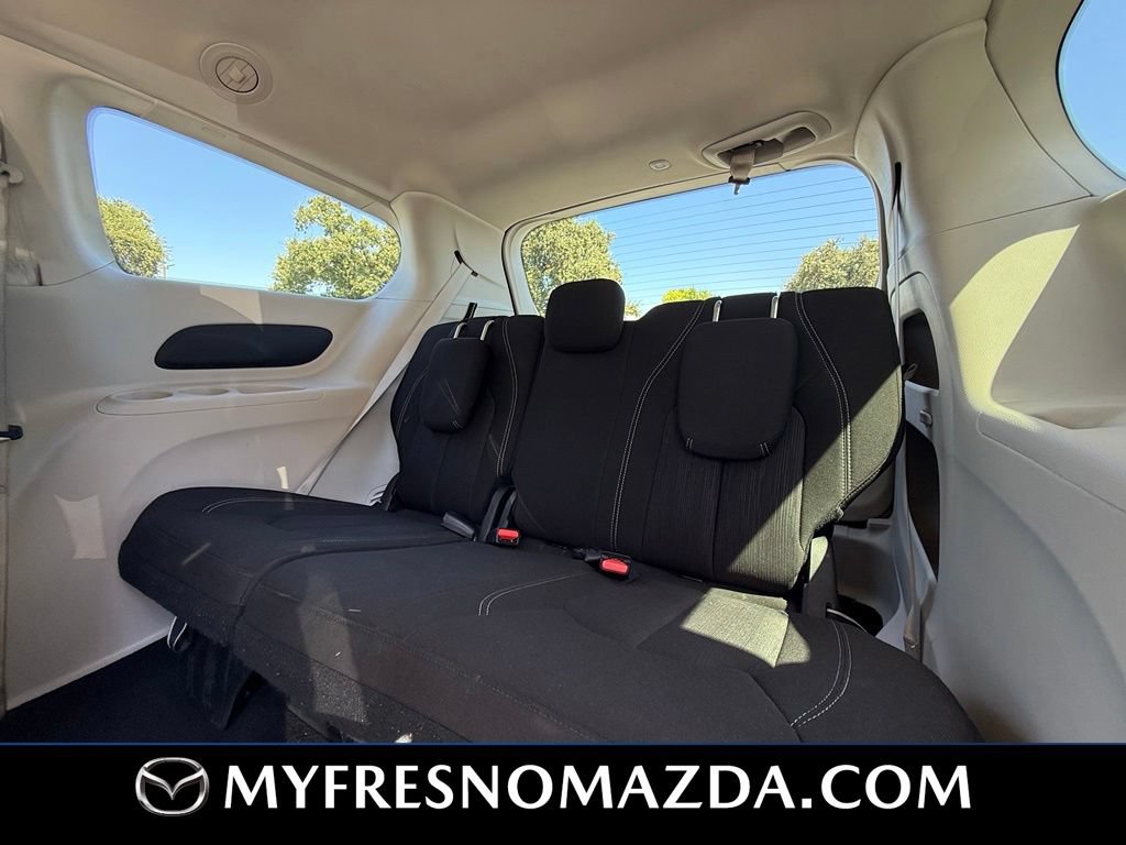 Used 2023 Chrysler Voyager LX FWD image 37