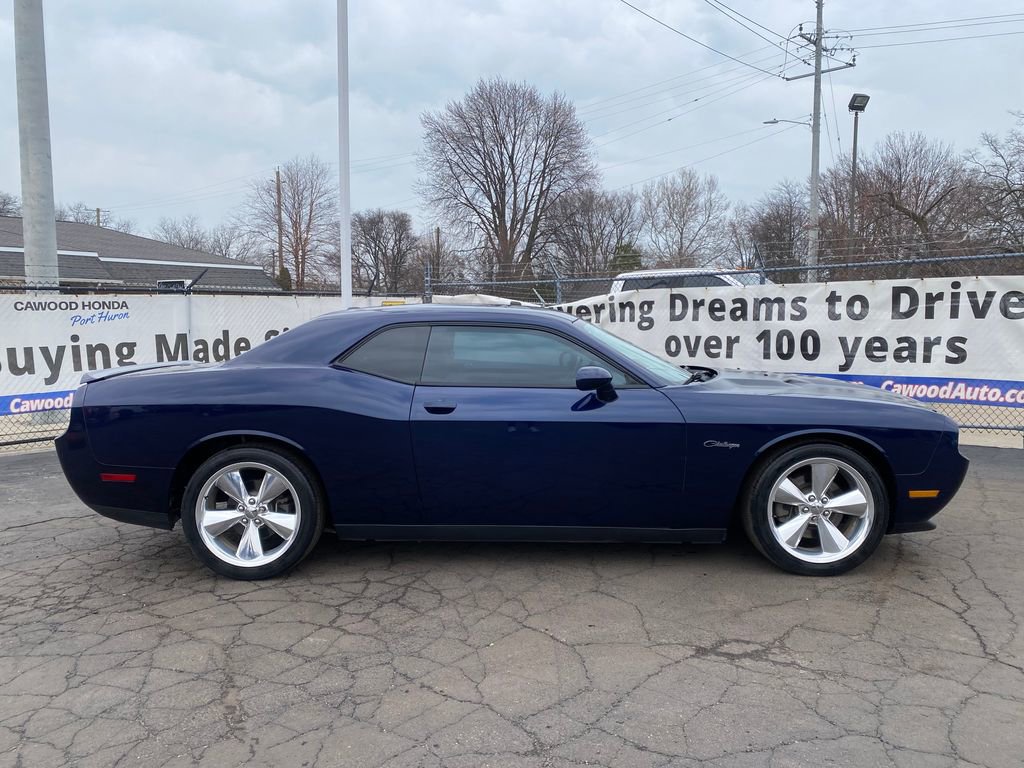 Used 2014 Dodge Challenger R/T image 2