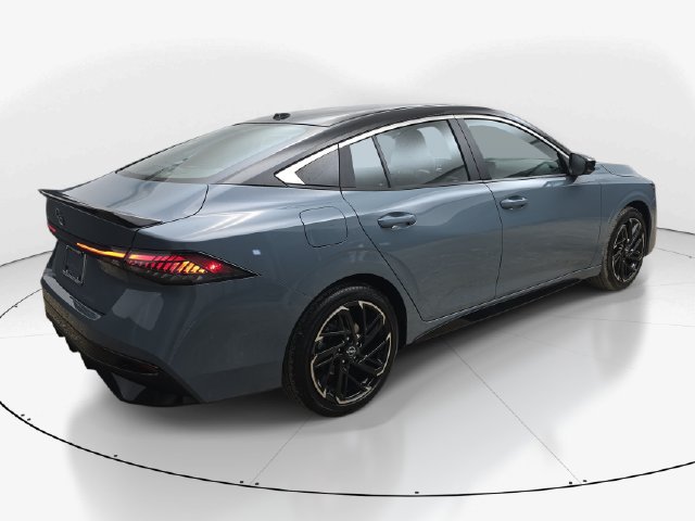 New 2027 Nissan Sentra SR w/ SR Premium Package FWD image 6