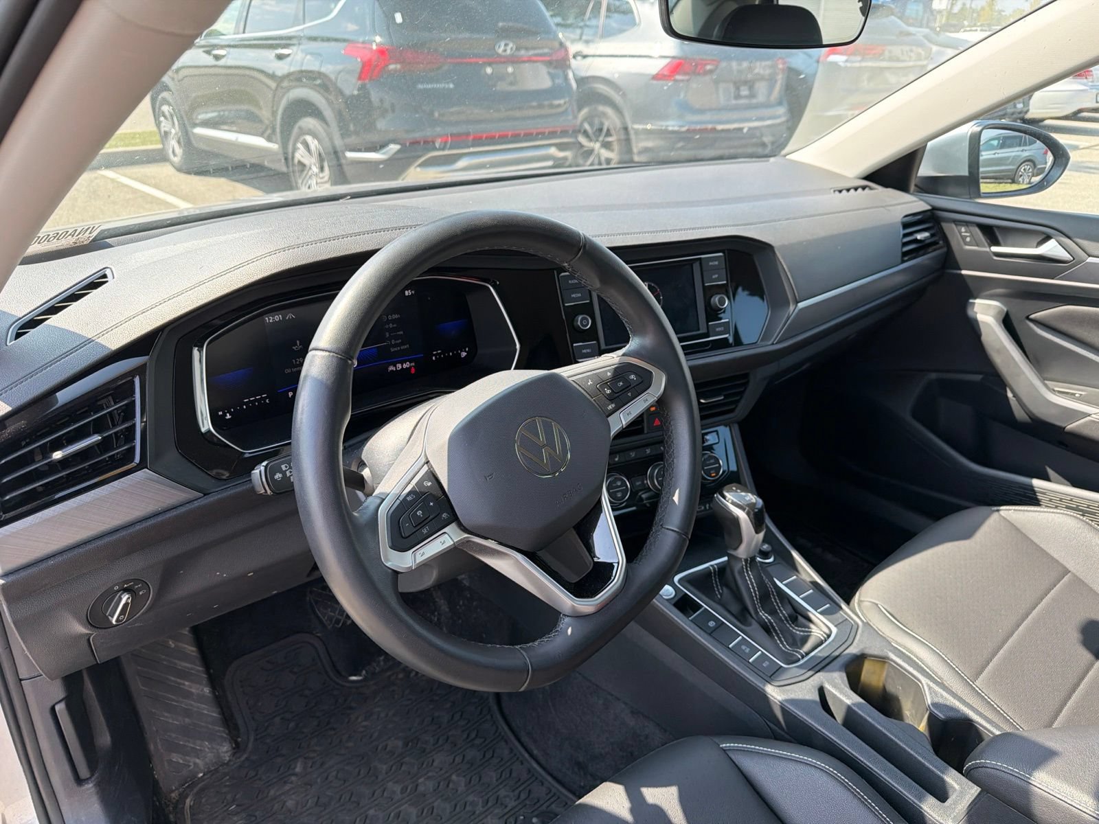 Certified 2023 Volkswagen Jetta SE FWD image 24