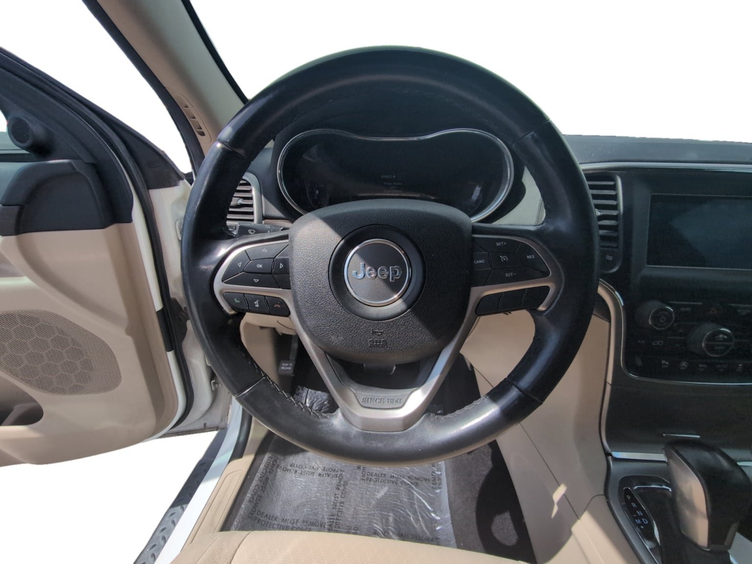 Used 2018 Jeep Grand Cherokee Laredo AWD/4WD image 13