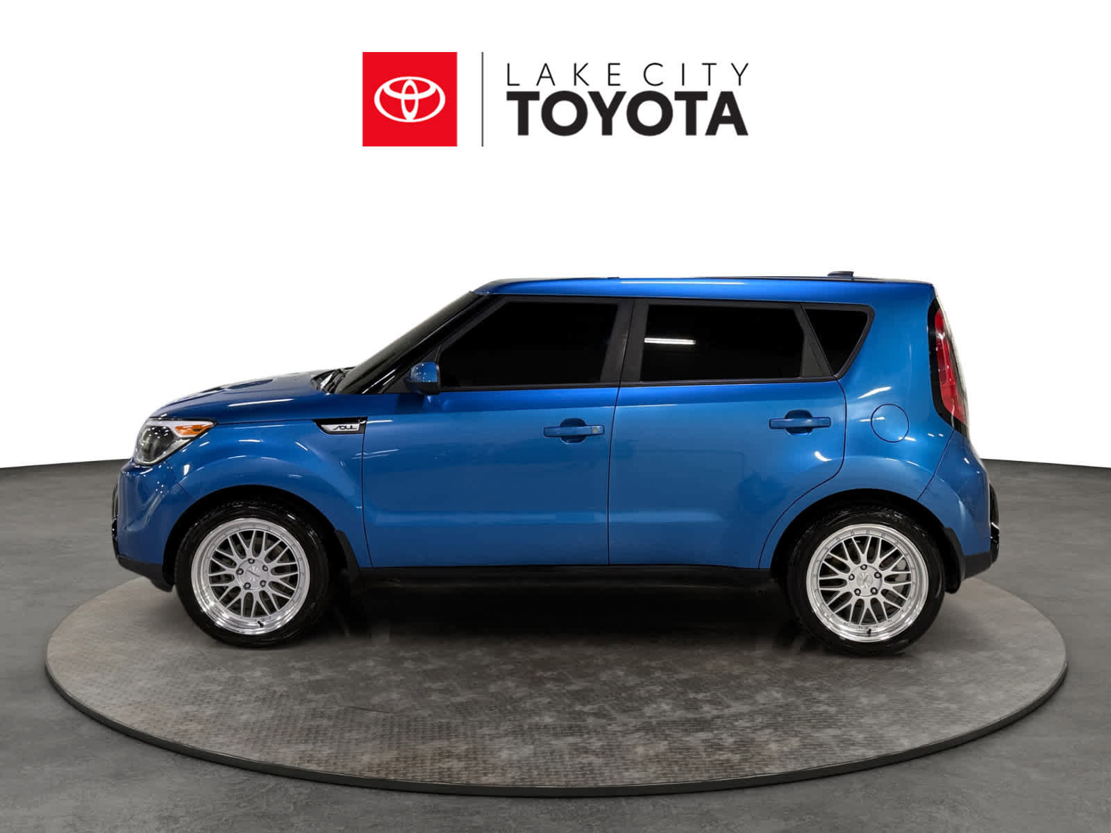 Used 2016 Kia Soul + w/ Designer's Package FWD image 3