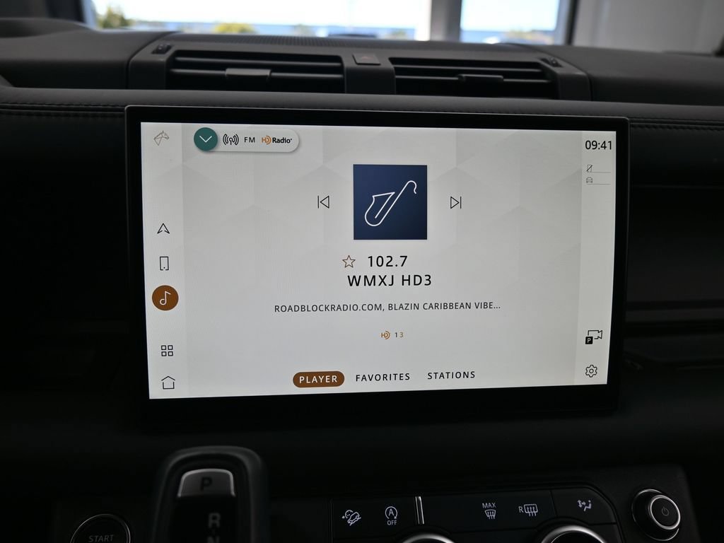 Used 2023 Land Rover Defender 90 X AWD/4WD image 25