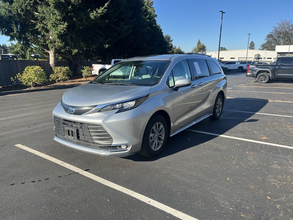 Used 2024 Toyota Sienna XLE